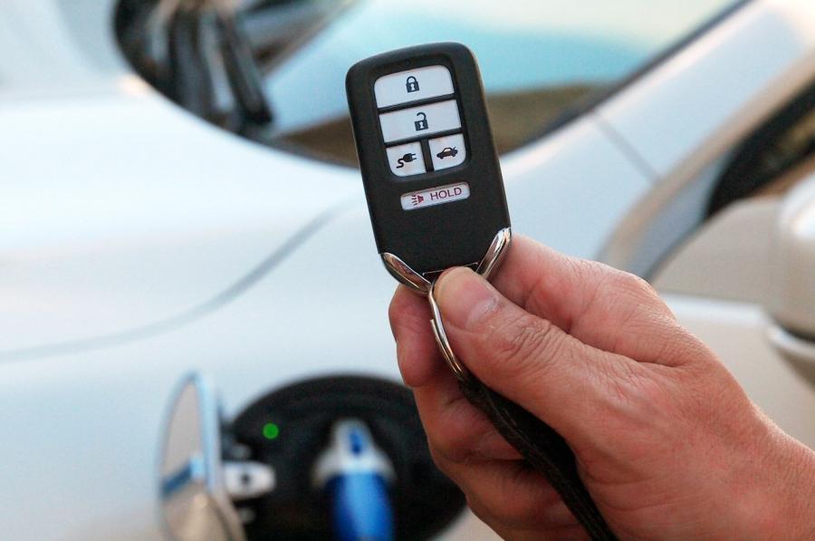  Honda Accord Plug-In Hybrid 2014 года  (фото 102 из 109)